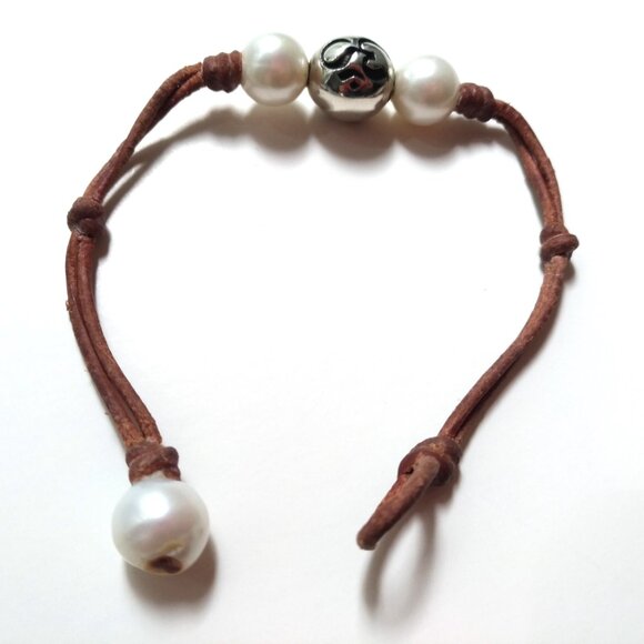 Wendy Mignot "Om Woman" Pearl and Leather Bracelet Yoga Meditation Jewelry - Picture 3 of 9
